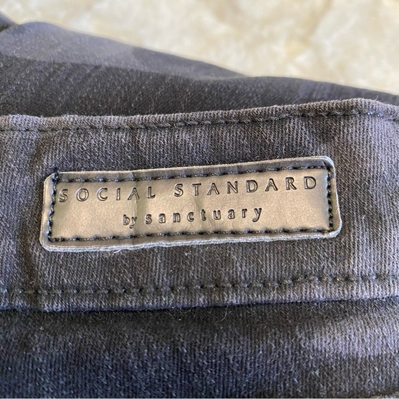 Social Standard by Sanctuary Black Camo Jeggings Sz 6 - Picture 9 of 9